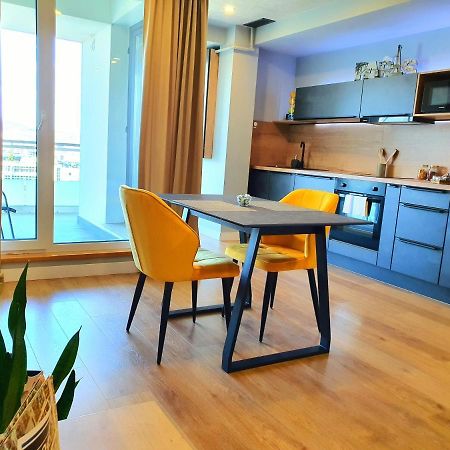 Eriss Studio Suite - Ozone Building Apartment Cluj-Napoca Exteriör bild