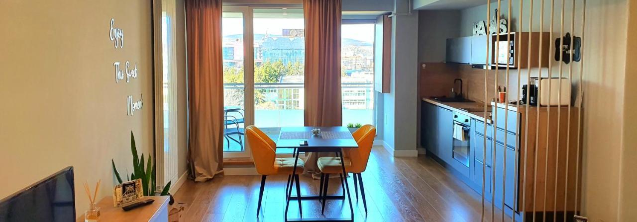 Eriss Studio Suite - Ozone Building Apartment Cluj-Napoca Exteriör bild